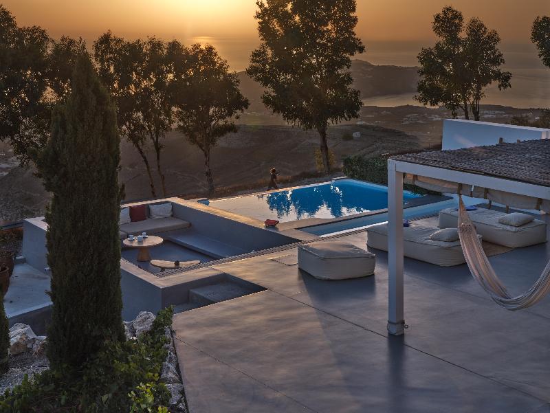 Santorini Heights - Oda