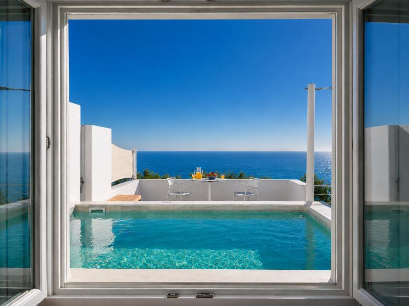 Santorini Heights - Oda