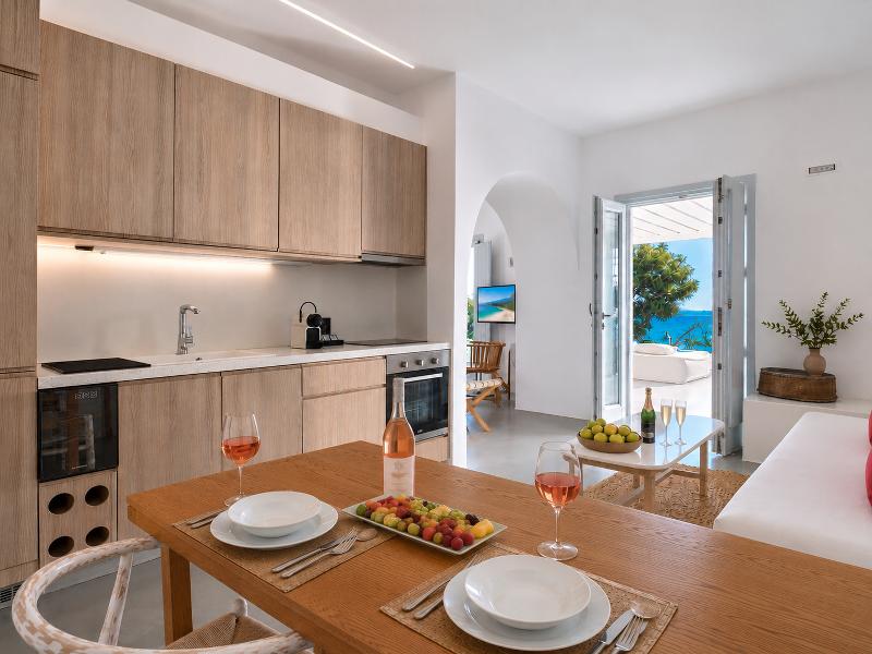 Santorini Heights - Oda