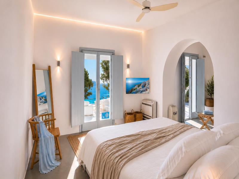Santorini Heights - Oda