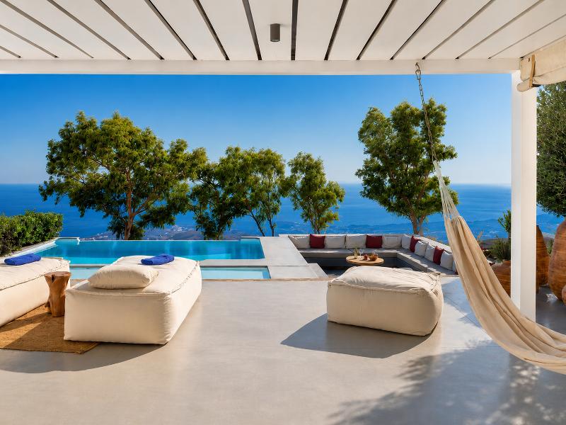 Santorini Heights - Oda