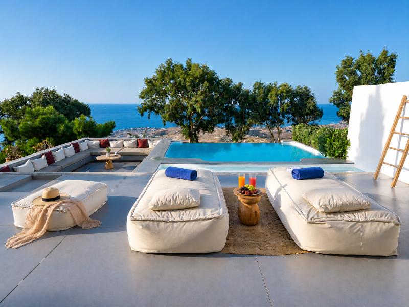 Santorini Heights - Oda