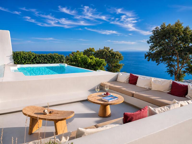 Santorini Heights - Oda