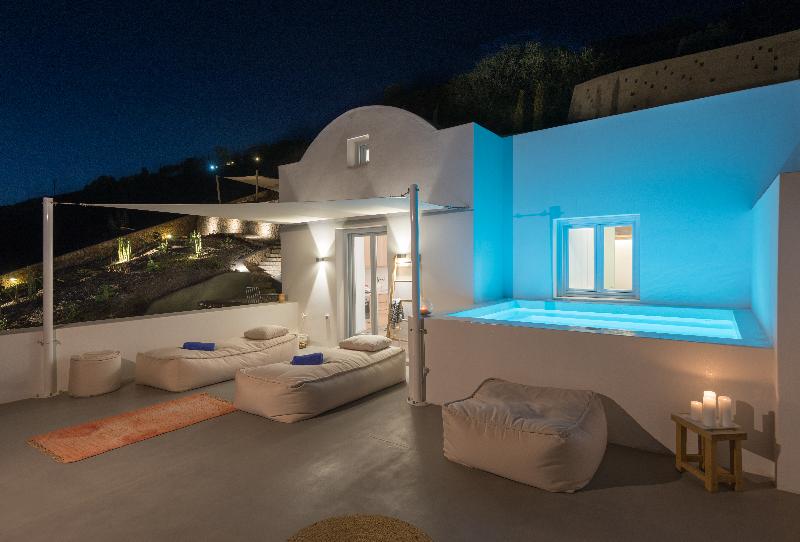 Santorini Heights - Oda