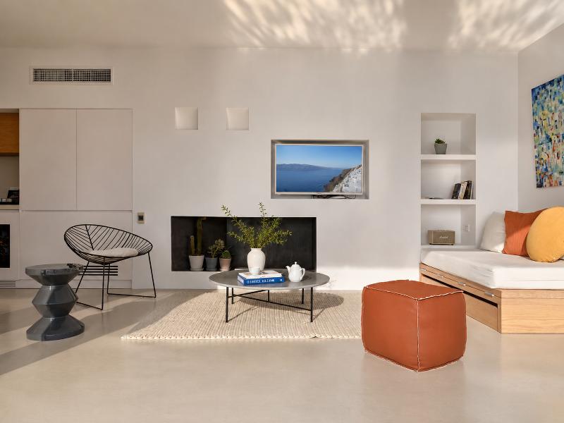 Santorini Heights - Oda