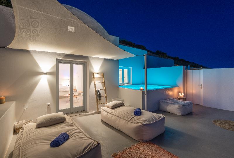 Santorini Heights - Oda