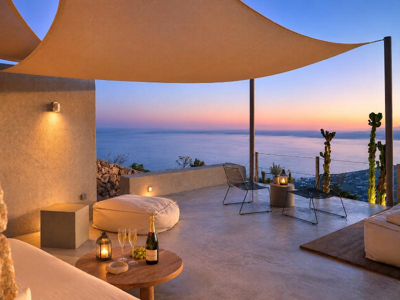 Santorini Heights - Oda