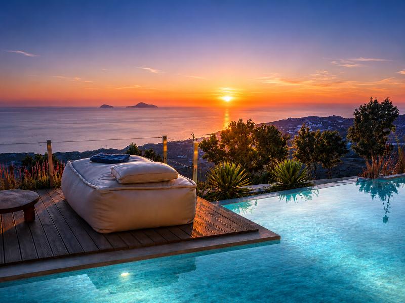 Santorini Heights - Oda