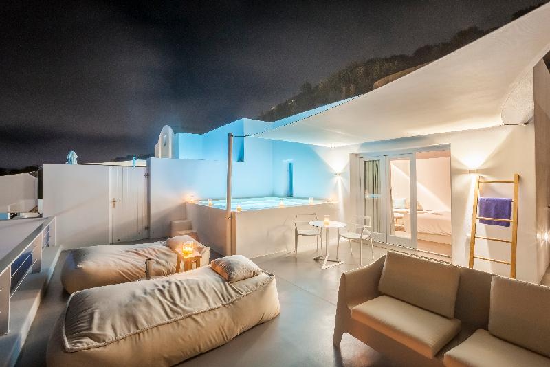 Santorini Heights - Oda