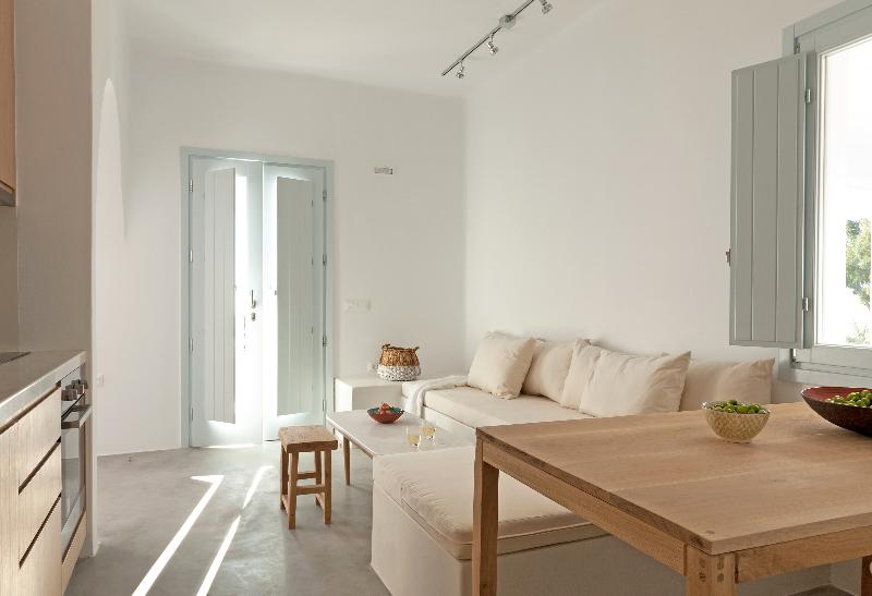 Santorini Heights - Oda