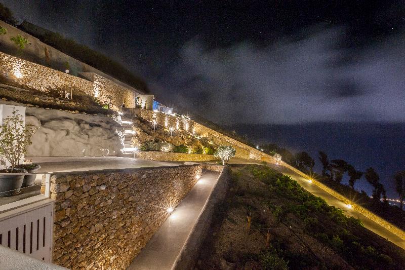 Santorini Heights - Oda