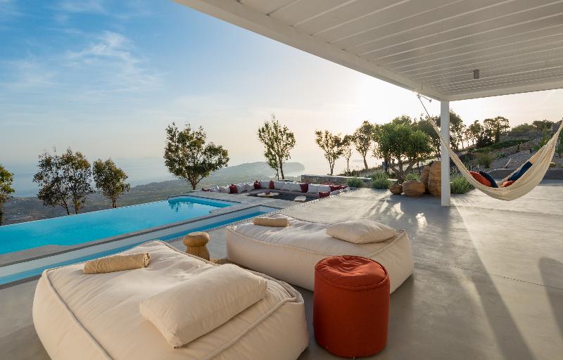 Santorini Heights - Oda