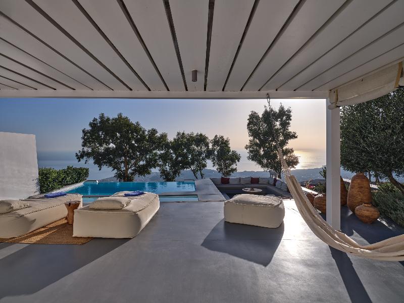 Santorini Heights - Oda