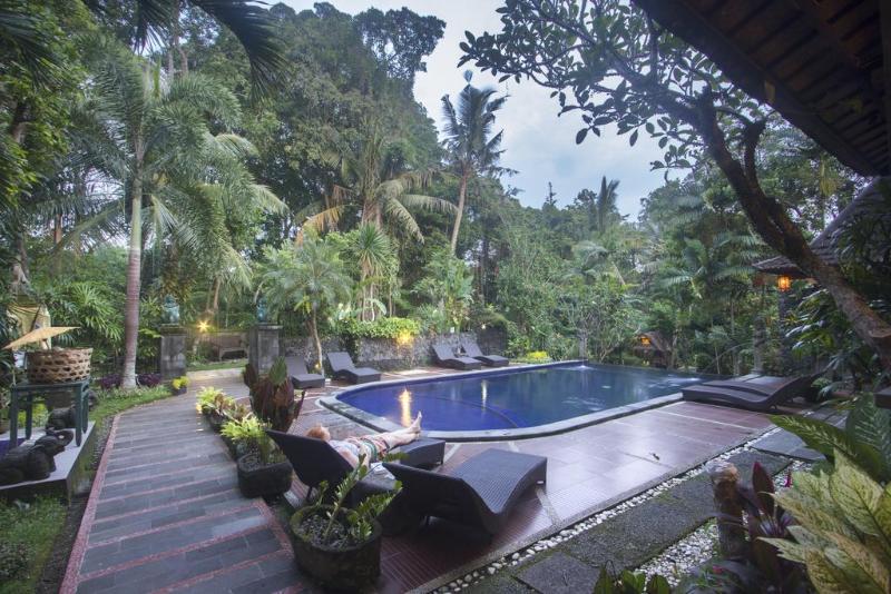 Dewangga Bungalow - Havuz