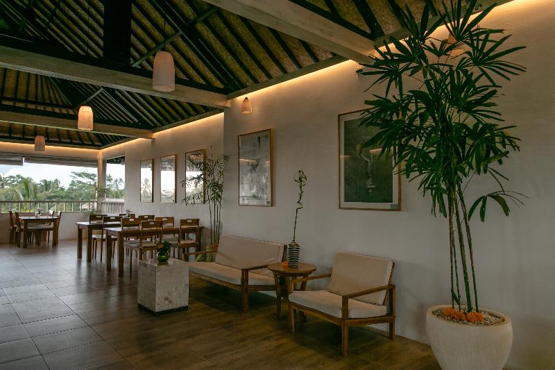 B Saya Villa and Restaurant - Lobi
