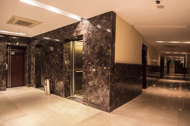 Platinum Suites Hotel Apartments - Lobi