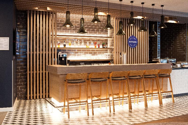 Holiday Inn Express Siegen - Bar