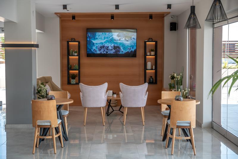Mythic Summer Hotel - Lobi