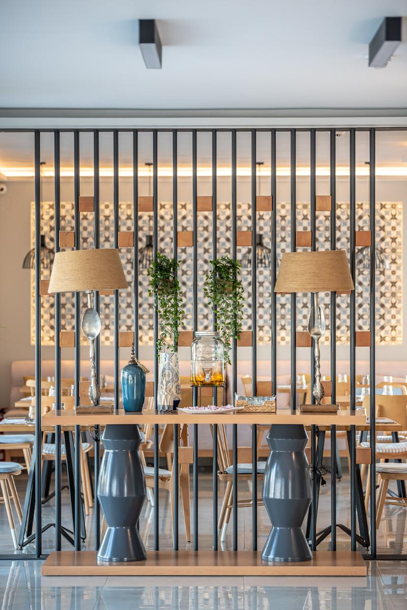 Mythic Summer Hotel - Lobi