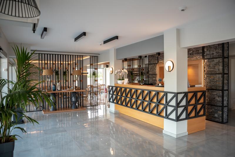Mythic Summer Hotel - Lobi