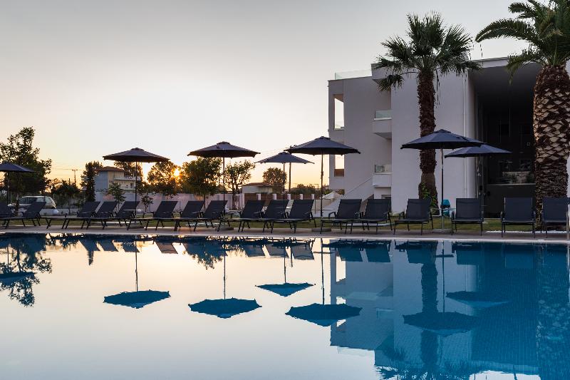 Mythic Summer Hotel - Havuz
