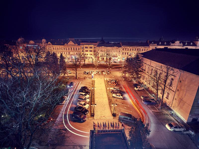 Continental Forum Arad - Genel