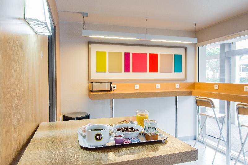 B&B HOTEL Bordeaux Mérignac Hôtel De Ville - Restoran