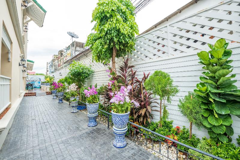 The Orchid House 153 - Genel