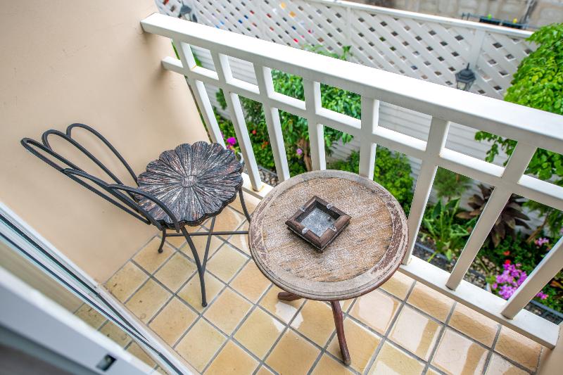 The Orchid House 153 - Oda