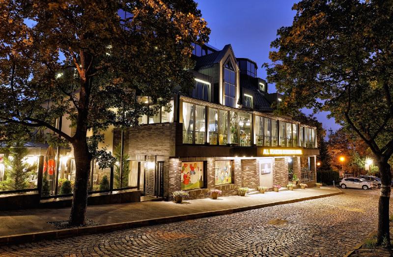 All Seasons Residence - Genel