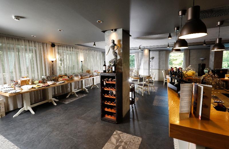 All Seasons Residence - Restoran