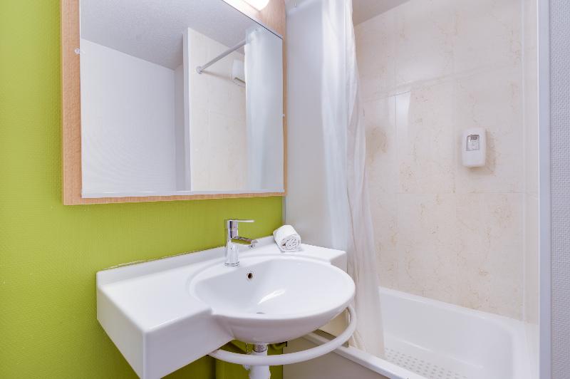 B&B HOTEL Frejus Pujet Sur Argens 3 étoiles - Oda