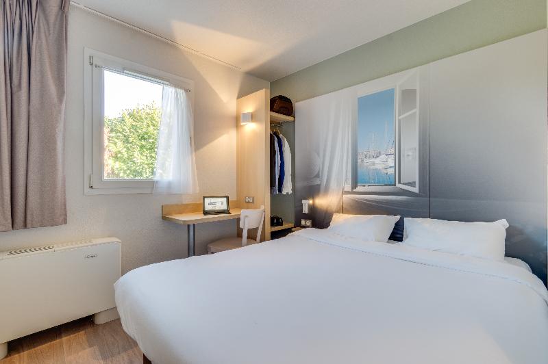 B&B HOTEL Frejus Pujet Sur Argens 3 étoiles - Oda