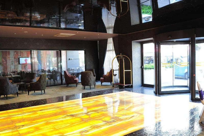 Tryp By Wyndham Istanbul Sancaktepe - Lobi