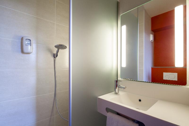 B&B HOTEL Orly CHEVILLY Marché International - Oda