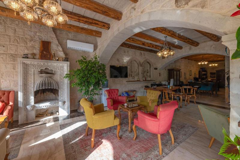 Hera Cave Suites - Lobi
