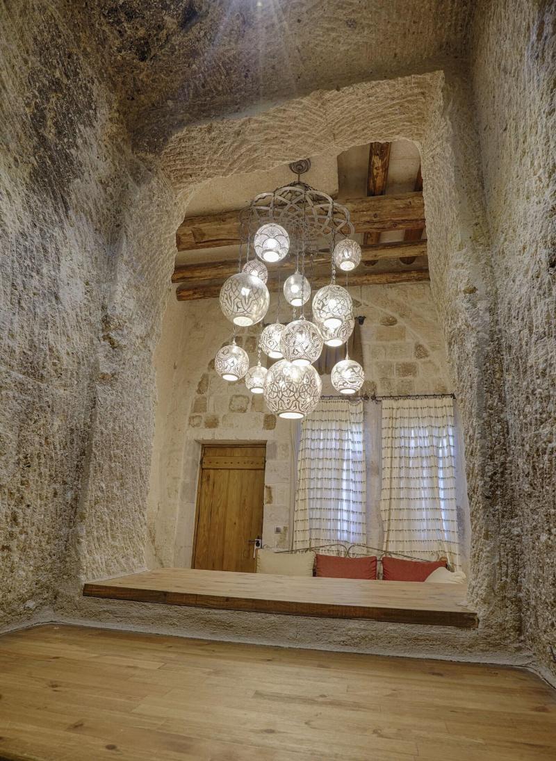 Hera Cave Suites - Genel