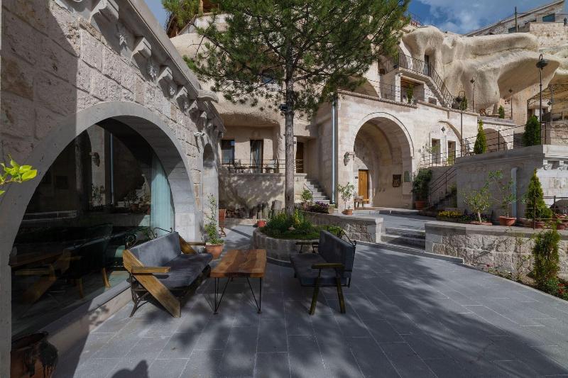 Hera Cave Suites - Genel