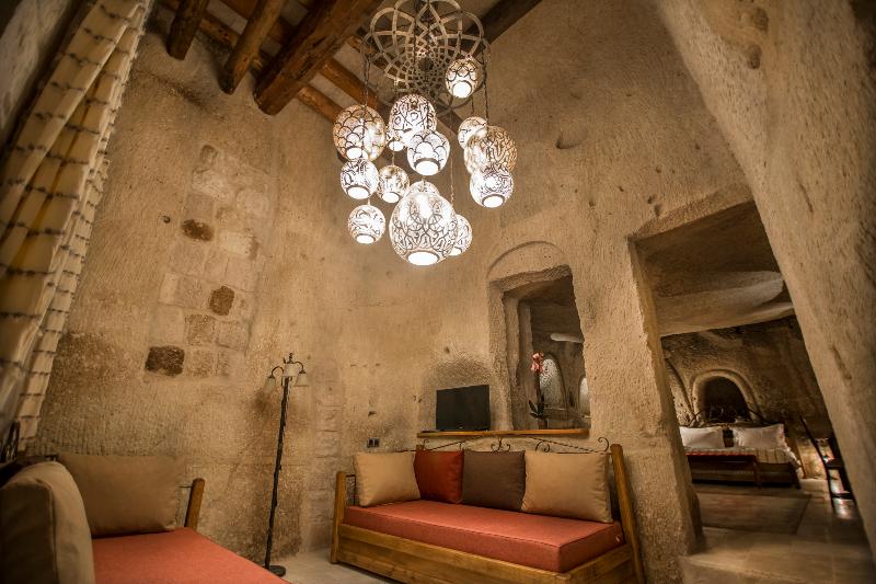 Hera Cave Suites - Oda