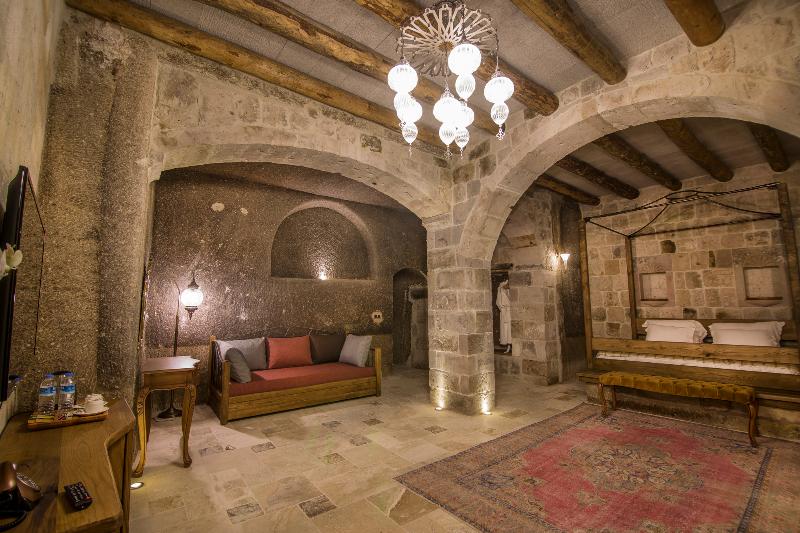 Hera Cave Suites - Oda