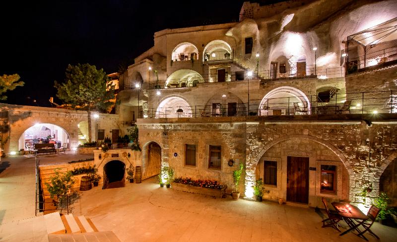 Hera Cave Suites - Teras