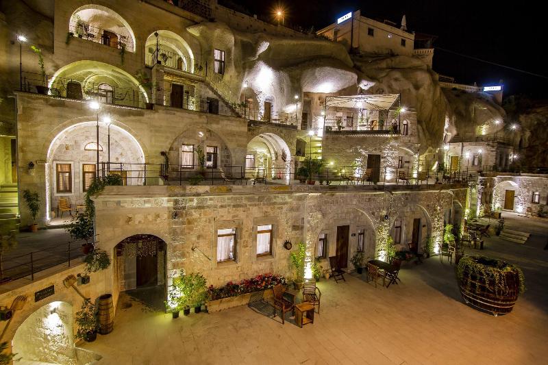 Hera Cave Suites - Teras