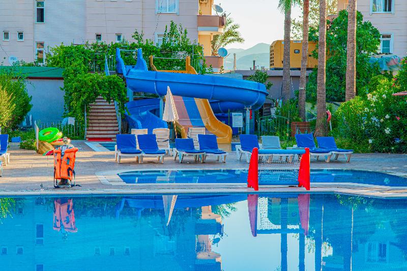 Grand Bahama Beach Hotel - Havuz