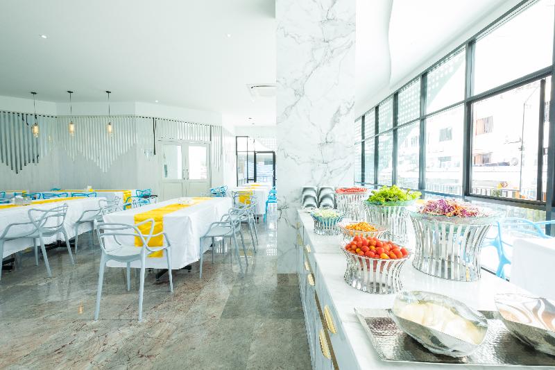 P Plus Hotel Pattaya - Restoran