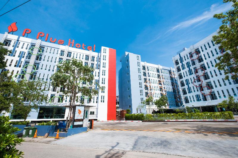 P Plus Hotel Pattaya - Teras