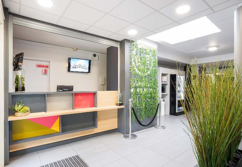 B&B HOTEL GOUSSAINVILLE CDG - Lobi