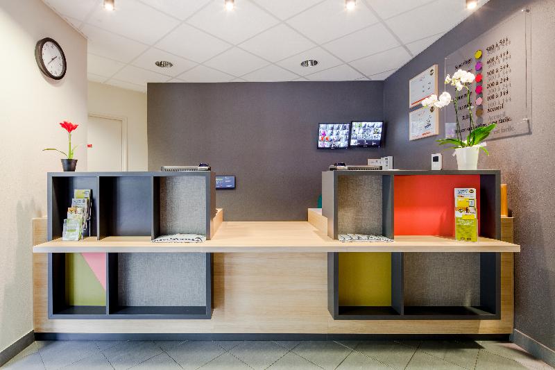 B&B HOTEL Marne-la-Vallée Torcy Gare 3 étoiles - Lobi