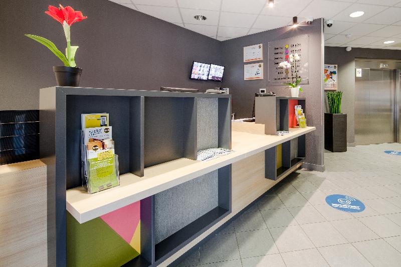 B&B HOTEL Marne-la-Vallée Torcy Gare 3 étoiles - Lobi