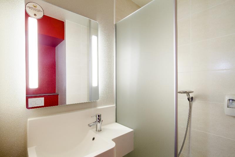 B&B HOTEL Marne-la-Vallée Torcy Gare 3 étoiles - Oda