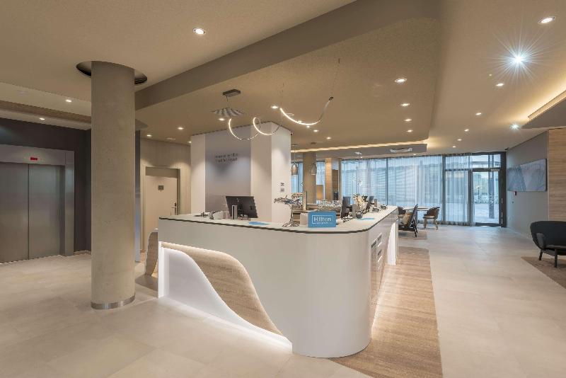 Hampton by Hilton Frankfurt Airport - Lobi
